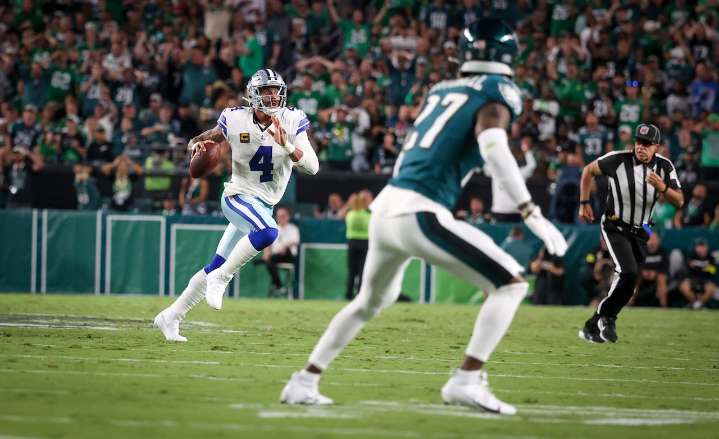 Eagles-Cowboys game suspended due to lightning in Philadelphia