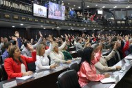 Asamblea Nacional hace llamados a «unidad nacional» ante despliegue de EEUU en el Caribe
