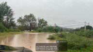 Video.- Por inundaciones, hasta en techos buscan refugio pobladores de NCG