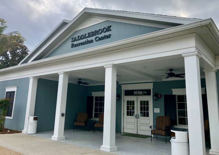 Michigan snowbird in golf cart arrested for DUI at recreation center
