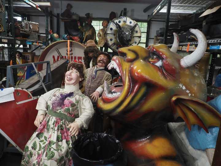Open for Bizarre-ness: N.J. antiques dealer supplies strange things to Hollywood