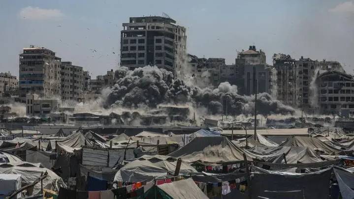Israel bombardea uno de los mayores núcleos de refugiados de la ciudad de Gaza