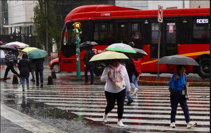 Bajo alerta amarilla 9 alcaldías de la CDMX por fuertes lluvias; prevén posible caída de granizo este lunes