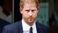 El príncipe Harry visita en privado la tumba de su abuela, Isabel II, por el tercer aniversario de su muerte
