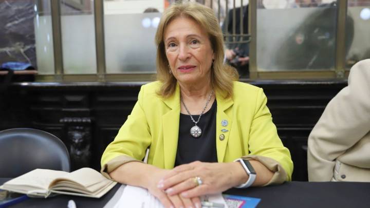 La rectora de la UNCuyo alertó que es crítica la situación de las obras sociales de las universidades