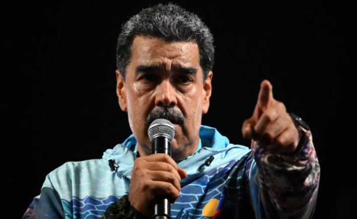 Venezuela hace ejercicios militares en isla del Caribe por buques de EE. UU.