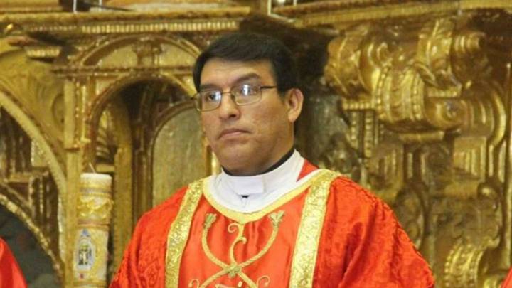 Puno: renuncia obispo de Juli por investigación