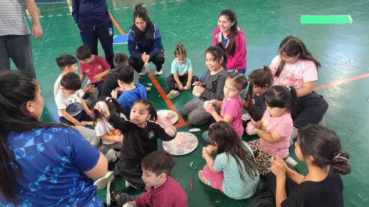 La Educación Física Infantil tuvo su encuentro en el Municipal Nº3
