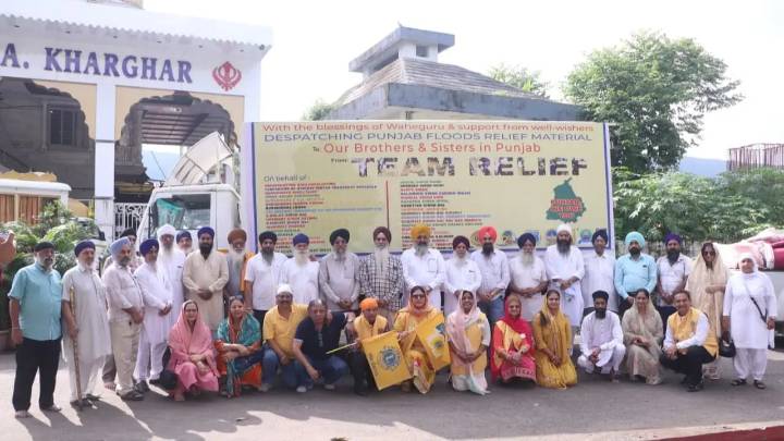 Kharghar gurdwara flags off first relief convoy of Rs 1 crore for Punjab floods