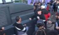 Militantes libertarios y kirchneristas se enfrentaron cerca del club donde Milei cerrará la campaña