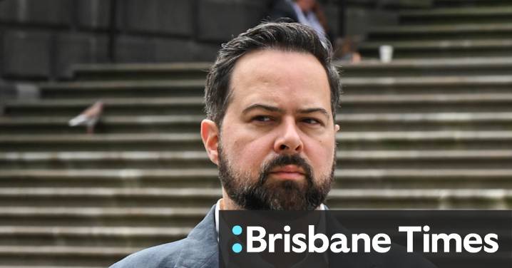 Residents 3000 stoush erupts as secretary of Melbourne group urges president to resign