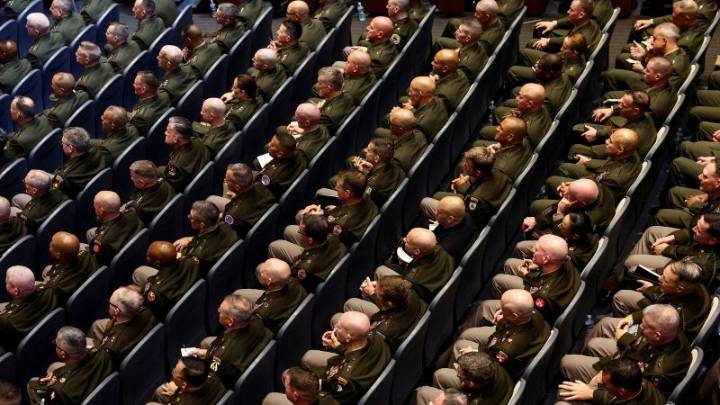 Trump’s ominous move to recruit generals and admirals to his political cause