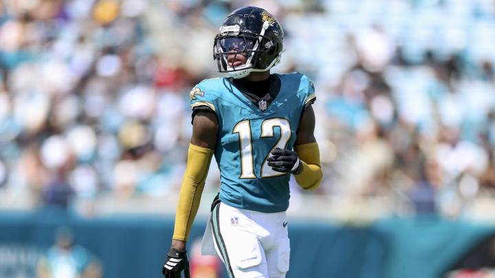 Travis Hunter played more defensive snaps than offensive snaps in Week 3 win