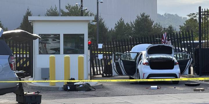'This was a targeted attack on this building': Car rams Pittsburgh FBI building
