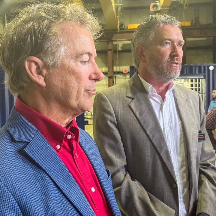 Thomas Massie and Rand Paul tour 4th district; talk about Epstein files, House  politics