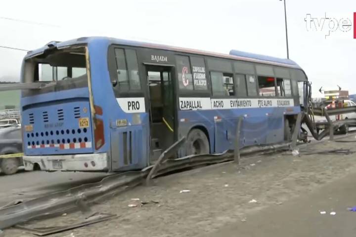 Ate: dos muertos y varios heridos deja choque entre bus "El Chino" y baranda de seguridad