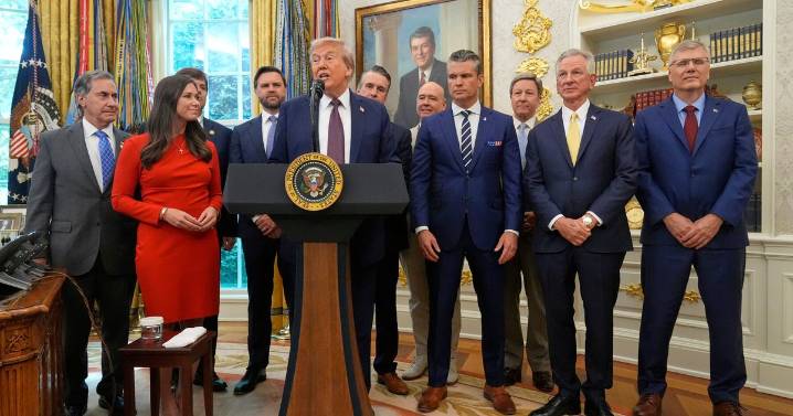 'We love Alabama': Trump officially announces Space Command moving to Rocket City