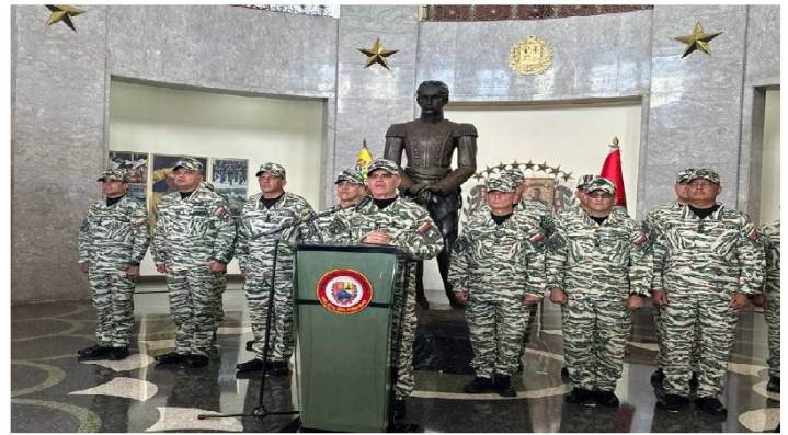 FANB denuncia campaña en redes digitales que busca generar «falso positivo» con helicóptero para justificar agresión de EEUU al país