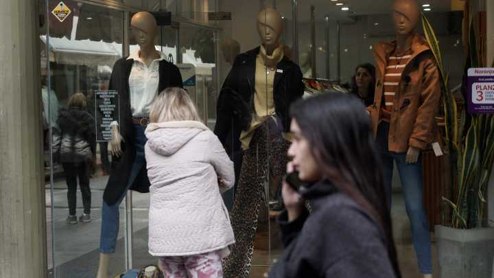 El riesgo de recesión en Argentina trepó al 98%, según la UTDT