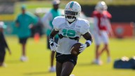 Dolphins’ Mike McDaniel gives firm injury update on Tyreek Hill, De’Von Achane