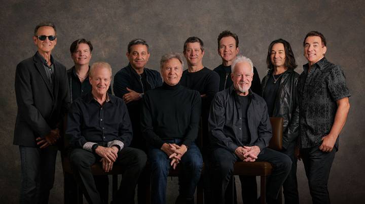 Alone on the Bill, Chicago Digs Deep into the Band’s Catalog