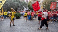 La 'penjada de blasons' abre las fiestas de Canamunt i Canavall