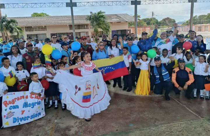 Inicio a Clases | 1402 instituciones educativas falconianas abrieron sus puertas