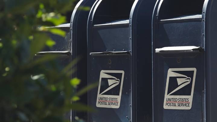 Virginia Beach mail carrier pleads guilty to mail dumping