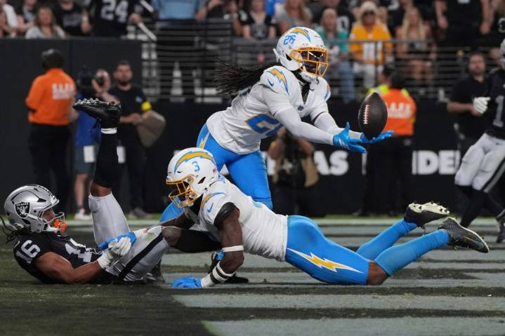 Chargers silence Raiders in AFC West showdown for 2