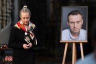 Foreign lab tests show Navalny was poisoned, wife says
