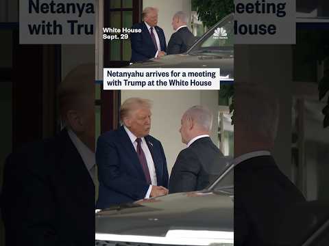 Netanyahu arrives for a meeting with Trump at the White House