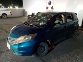 Arrestan a dos adolescentes acusados de robar un auto de manera violenta