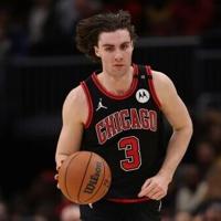 NBA Bulls re-sign Australian guard Giddey