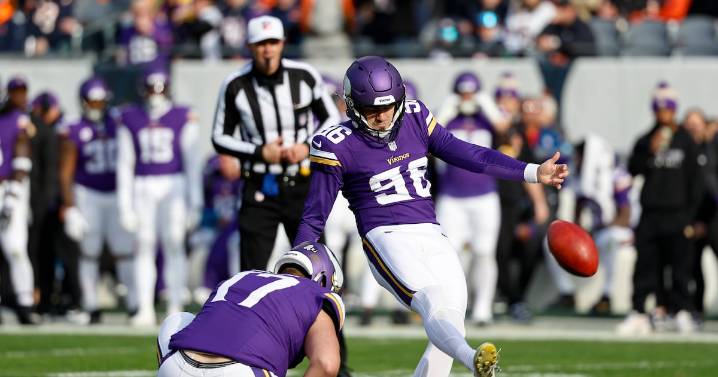 10 things you need to know about new Falcons kicker Parker Romo