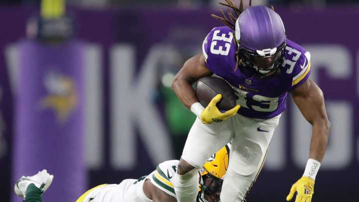 What channel is the NFL game on tonight? Vikings at Bears details