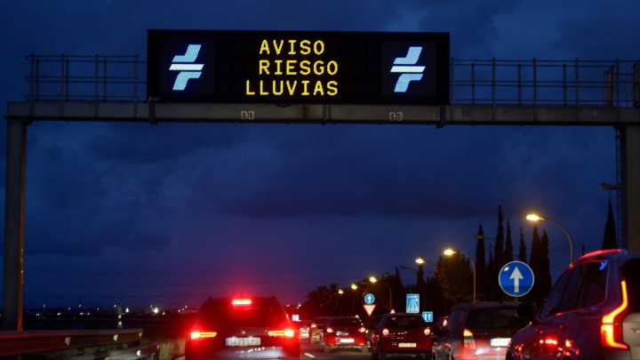 En directo, alerta roja por lluvias extremas en España hoy: La borrasca Gabrielle pone en jaque al este y sur peninsular