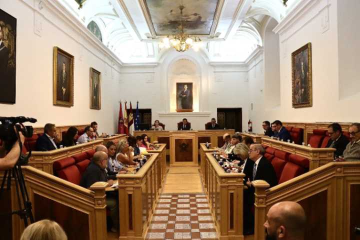 PP y Vox rechazan elaborar una normativa municipal para abolir la prostitución y la trata de personas en Toledo
