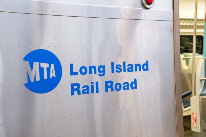 LIRR strike threat for this week averted as unions call on White House to help