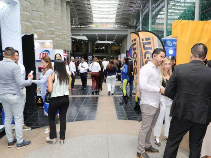 Banesco celebró la primera feria de pequeñas y medianas empresas