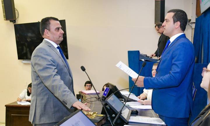 Diputados provinciales juraron la nueva Constitución