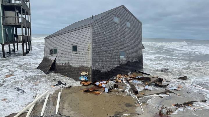 12th home collapses on the Outer Banks in 5 years