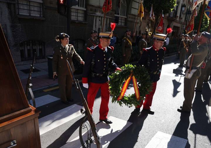 Homenaje a un «héroe de Oviedo y de España»