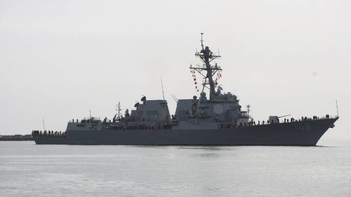 Venezuelan jets fly over U.S. warship in the Caribbean
