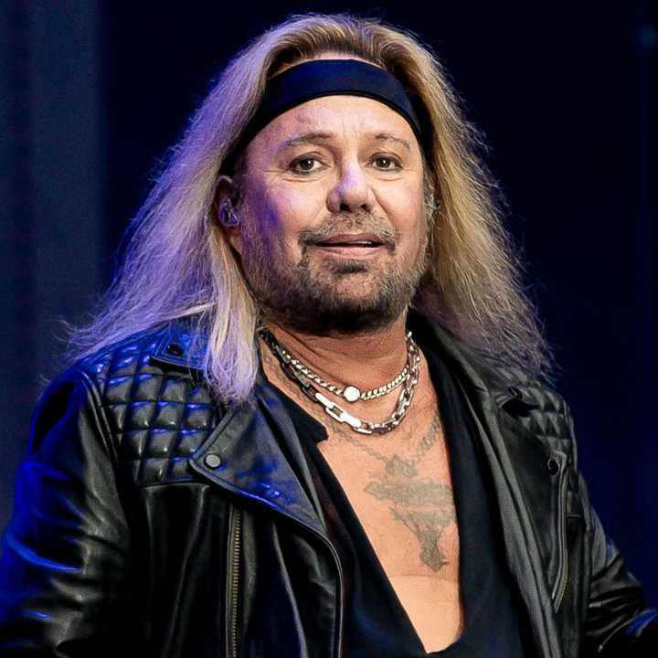 Mötley Crüe's Vince Neil Suffered Stroke, Couldn't Walk