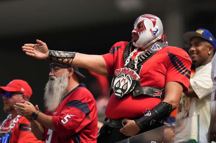 Photos of the best dressed NFL fans, fan costumes in Week 1 of the football season