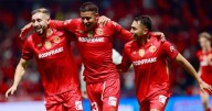 Toluca arrasa a Chivas y se mantiene en la pelea del Apertura 2025
