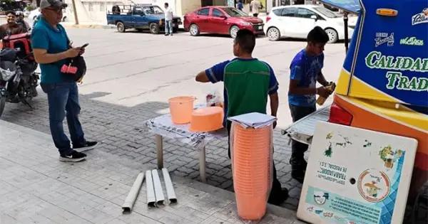 Ambulantes invaden la calle Hidalgo