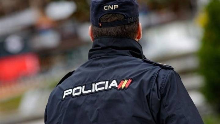 Detenido en Jerez un trabajador acusado de grabar a sus compañeras en los baños