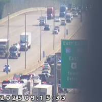 Morning crash closes eastbound lanes of I
