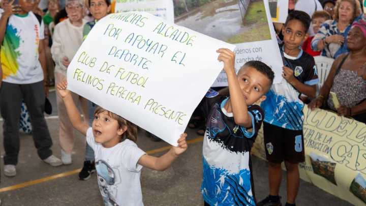 Familias de Consota reconocen el impacto positivo de programas sociales y obras de infraestructura, cumplidos por el Alcalde de Pereira Mauricio Salazar